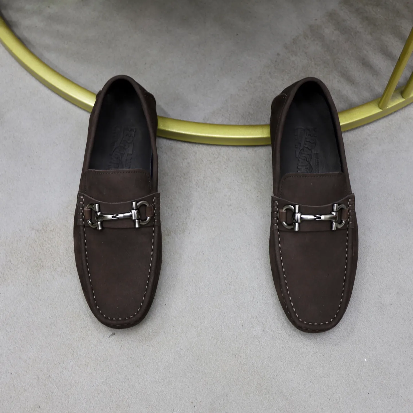 Men's men's shoes 💰462💰🙅‍♂️🙅‍♂️🙅‍♂️Niuli Brand: Ferragamo Standard code: Men's code 38/44 (45 customized) Grade: Same style as the official website Material: Original imported cowhide leather lining Original wear-resistant lightweight outsole Style category: Men's casual slip-on shoes Doudou shoes Noble luxury brand elements, top luxury color: actual picture color